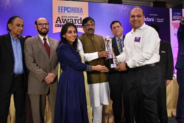 Prashant West Point honoured by Top Exporter-Sliver Trophy from EEPC India